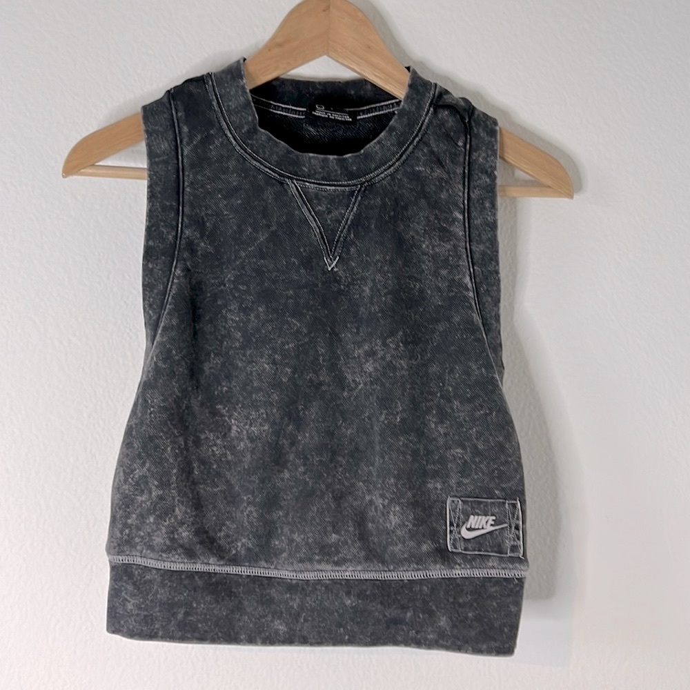 Nike sleeveless racer back tank top size small black